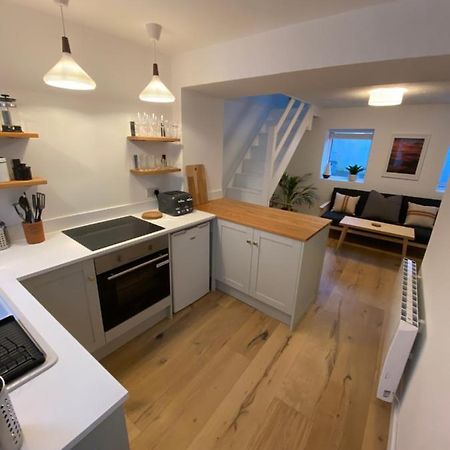 Cheerful One Bedroom Cottage In Mousehole. Exterior foto