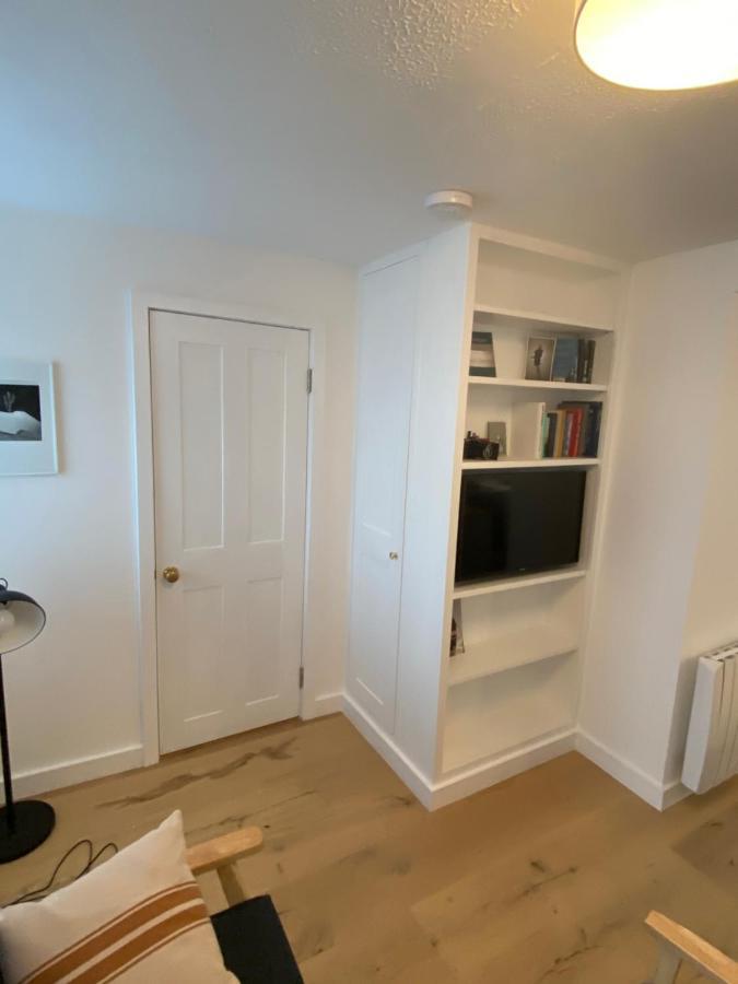 Cheerful One Bedroom Cottage In Mousehole. Exterior foto